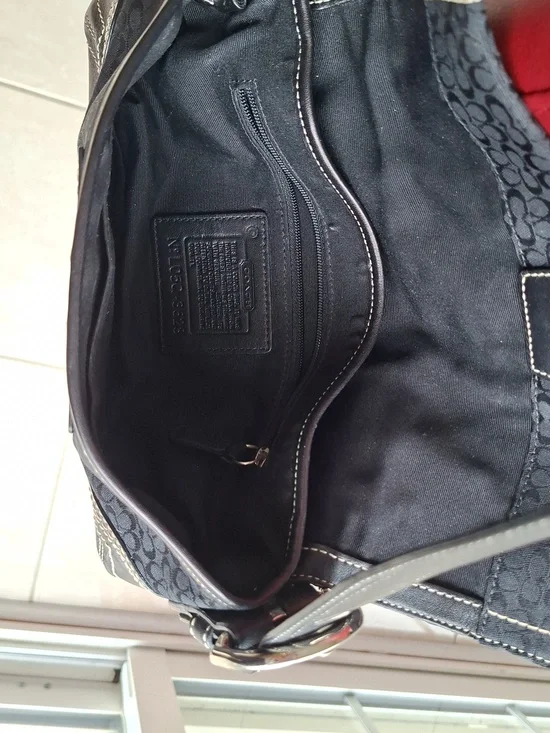 Coach Signature Soho Vintage black monogram shoulder bag in canvas and leather - Picture 9 of 15